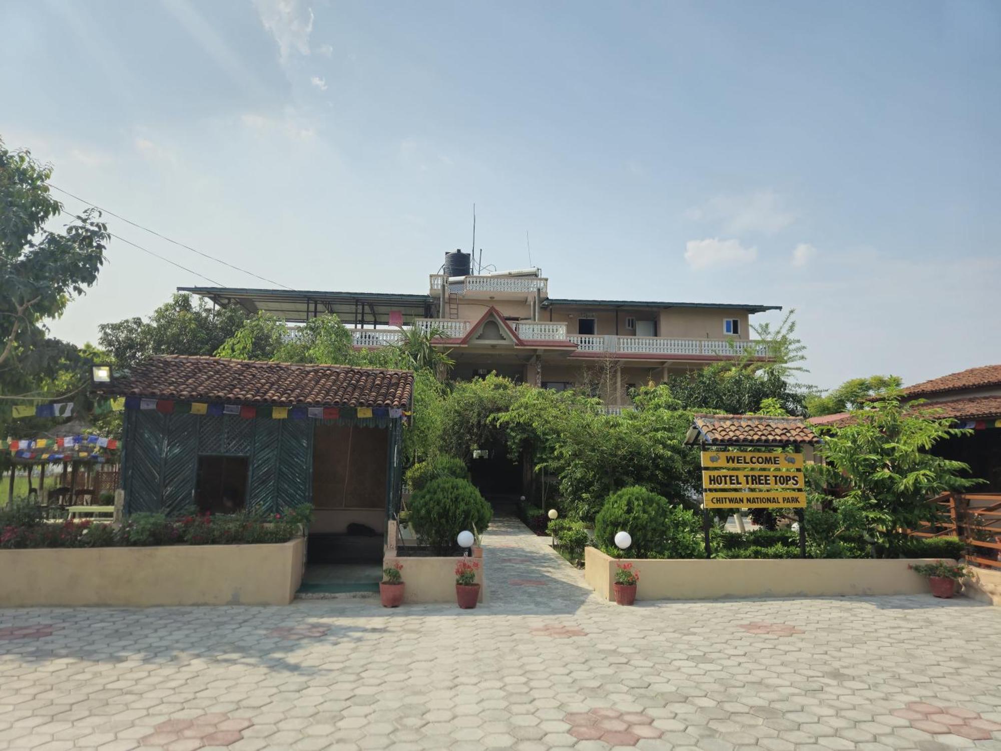 Hotel Tree Tops Sauraha Εξωτερικό φωτογραφία